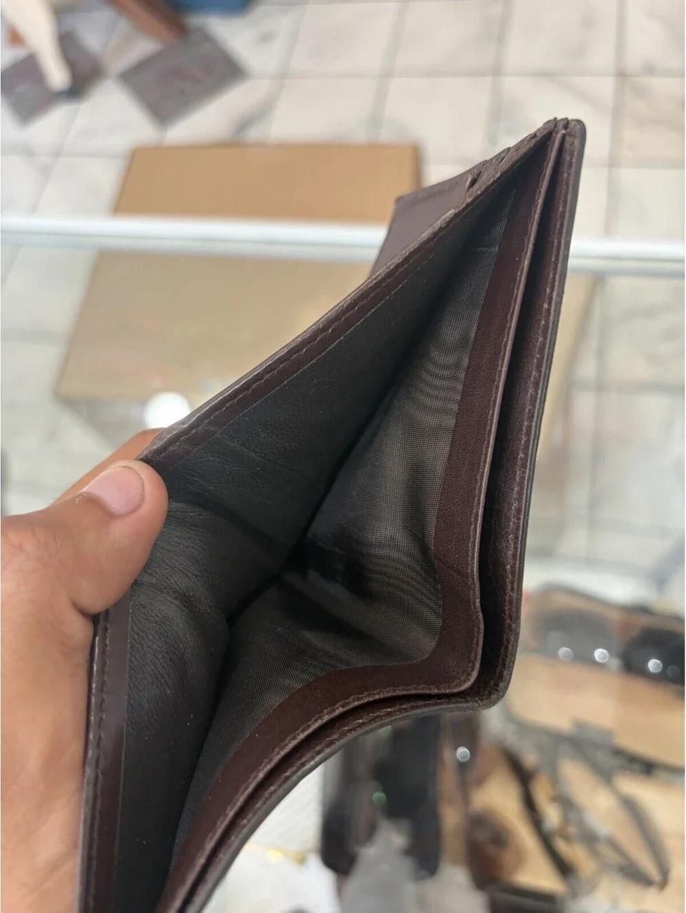 Gucci authentic men’s brown leather wallet